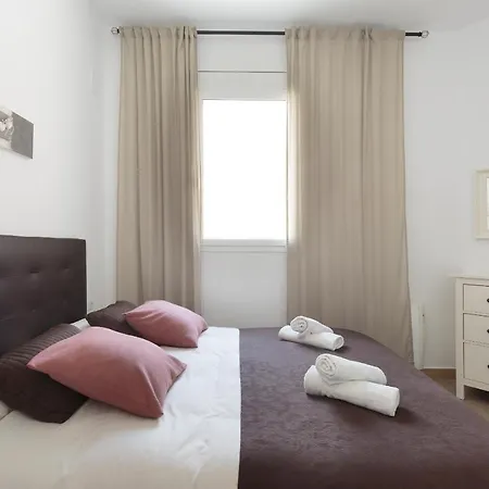 Sagrada Familia Apartment *