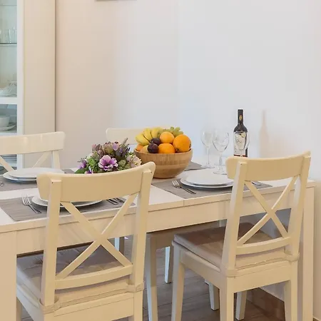 Sagrada Familia Apartment Barcelona